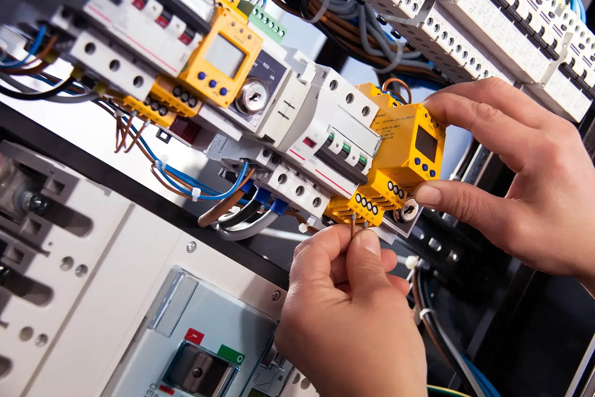 Certified electricians in Sundridge